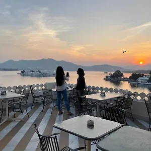 3* Hotel Jaiwana Haveli
